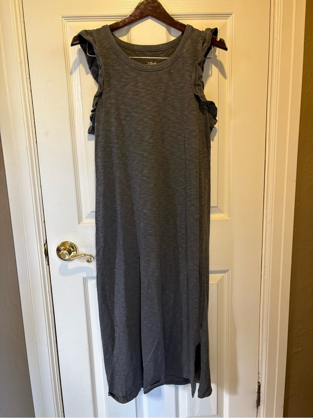 Universal Thread charcoal Gray Sleeveless Ruffle-Shoulder Midi Dress medium
